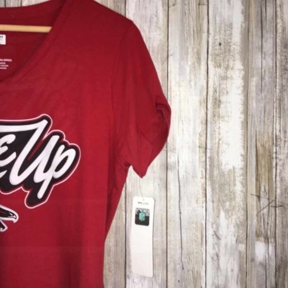 NFL Atlanta Falcons “Rise Up” Women’s Medium Red V-Neck Graphic Tee Football Fan - Picture 3 of 4